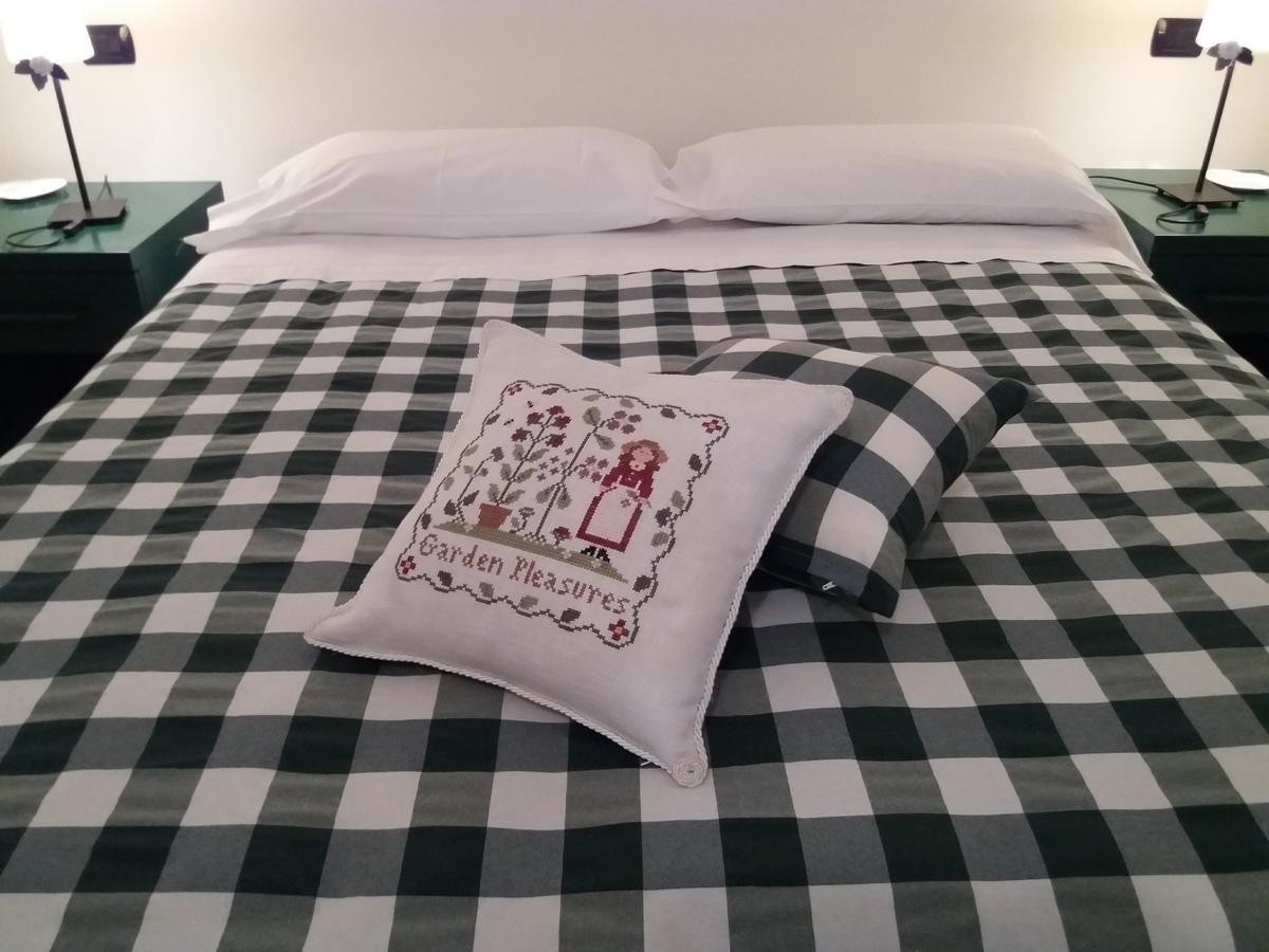 B&B Il Cortile Malpensa カゾラーテ・センピオーネ エクステリア 写真